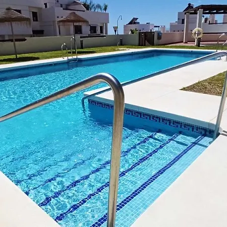 Chalet Con Piscina Y Bbq En La Playa בקתה מאלגה