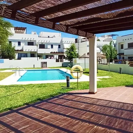 Chalet Con Piscina Y Bbq En La Playa 木屋 马拉加